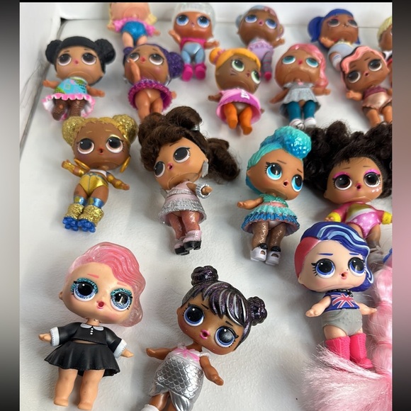 Lot 2088 ❤️ LOL Surprise dolls and accessories 48 total in lot - Picture 4 of 11